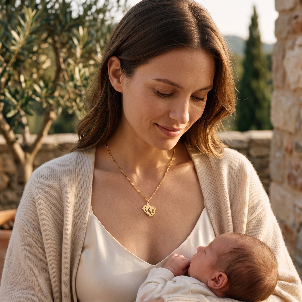 Collier petits pieds de bébé avec gravure